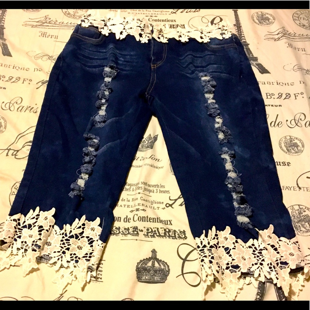 NWOT CAPRI SKINNY JEGGINGS